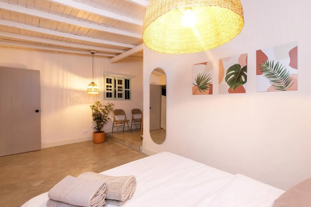 Primavera - Studios Medellín Apartmán