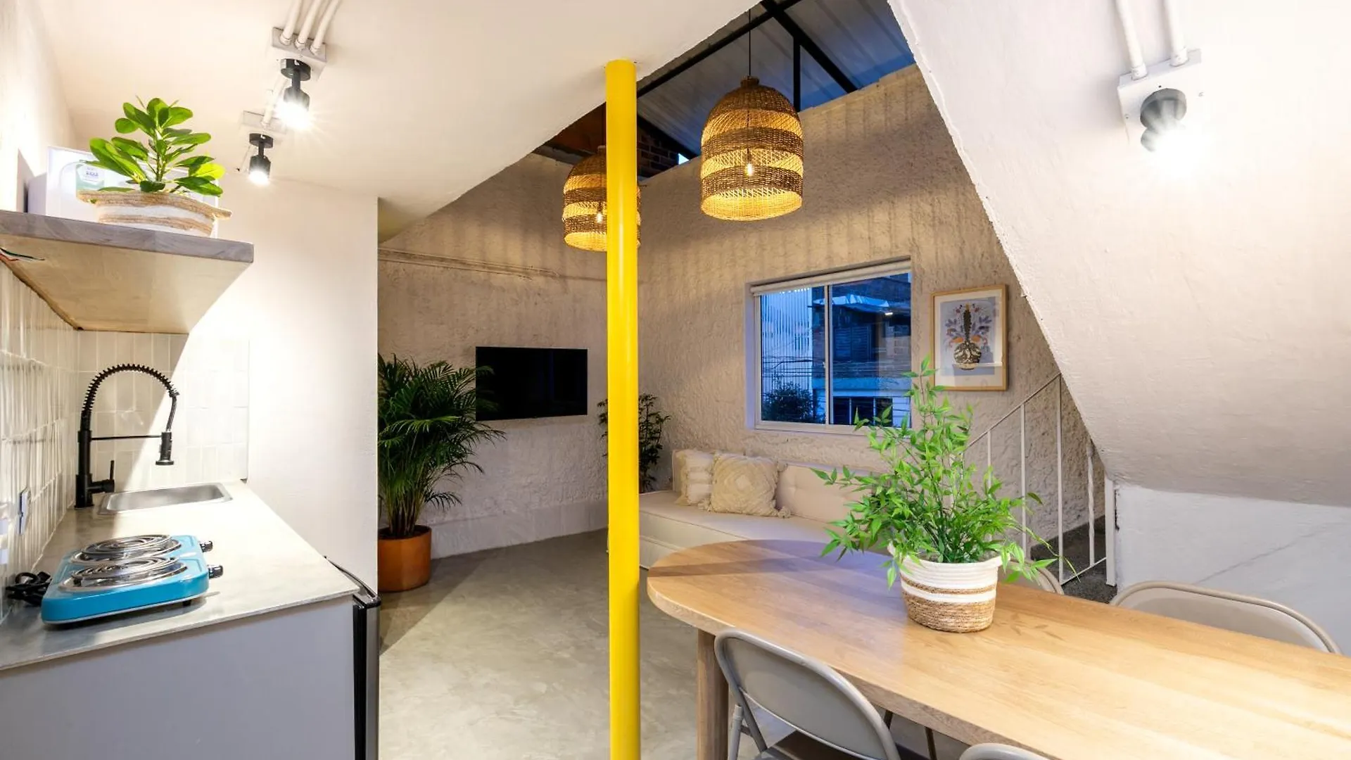 Primavera - Studios Medellín Apartmán
