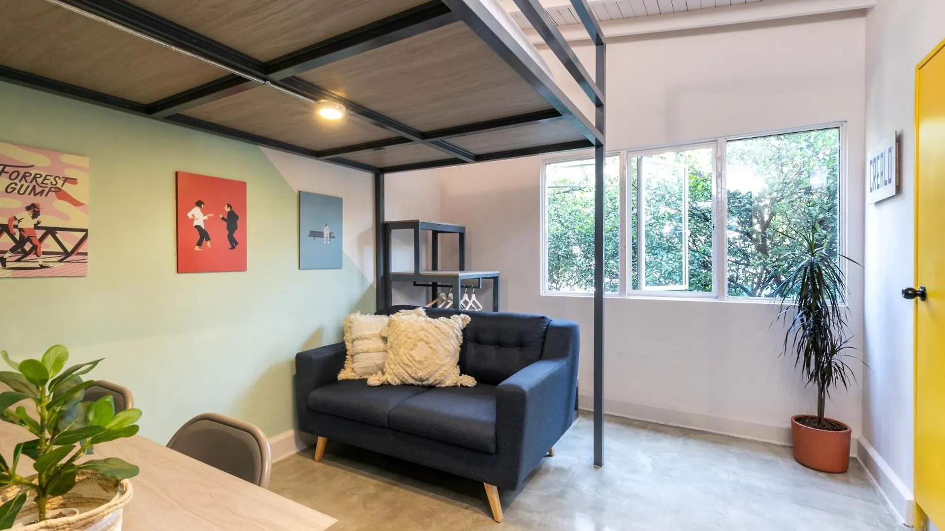 Primavera - Studios Medellín Apartmán