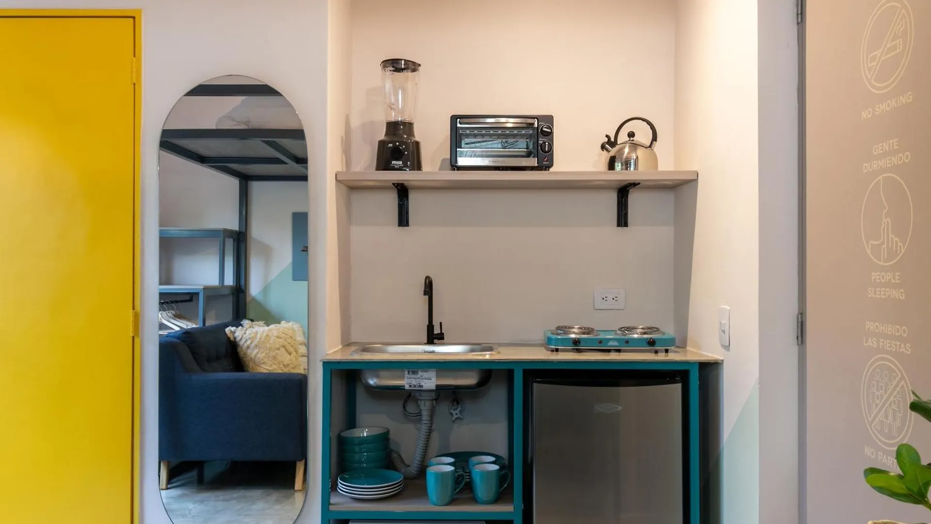 Primavera - Studios Medellín Apartmán