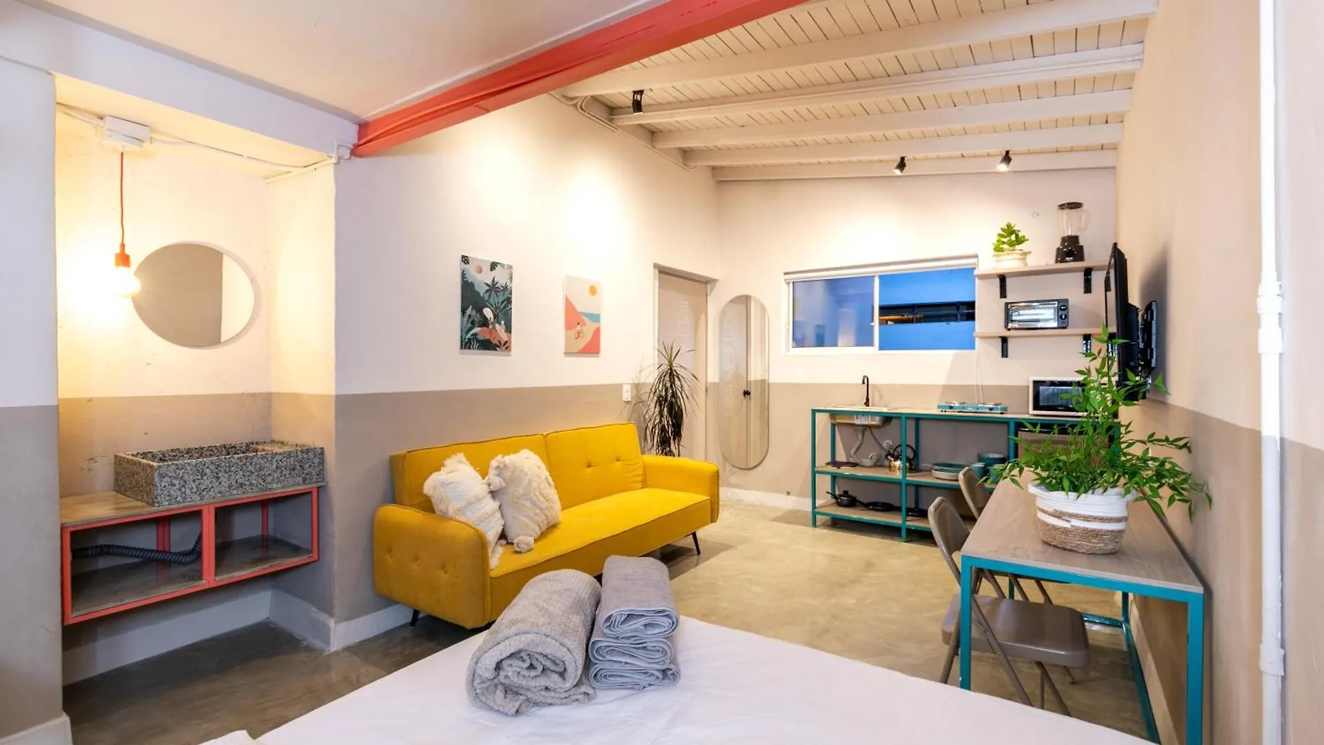 Primavera - Studios Medellín Apartmán