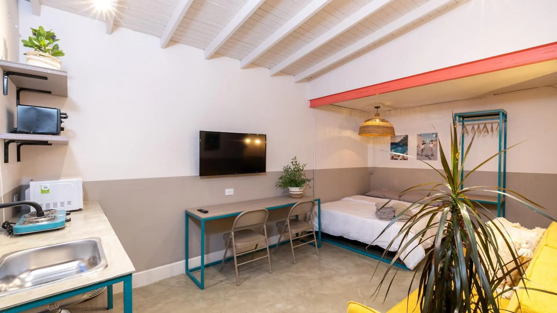 Primavera - Studios Medellín