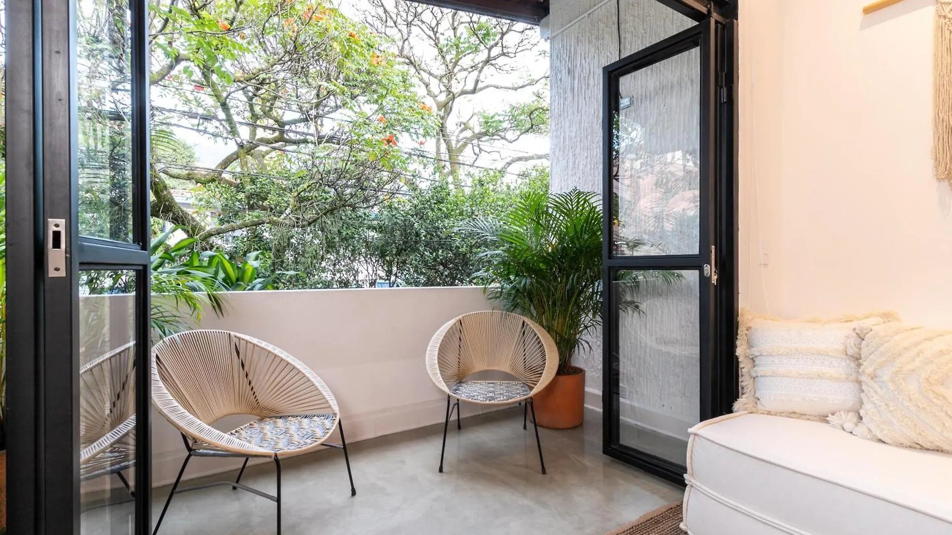 Primavera - Studios Medellín Apartmán