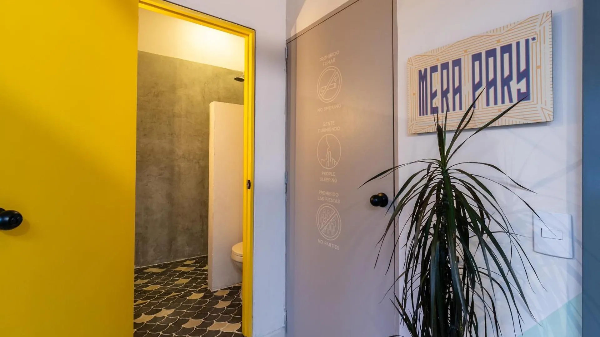 Primavera - Studios Medellín Apartmán